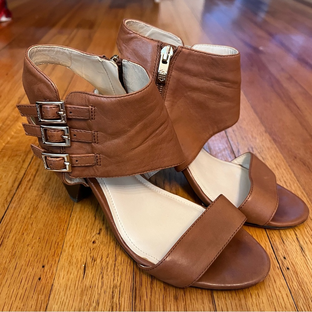 Vince Camuto caramel color leather heeled sandals size 7